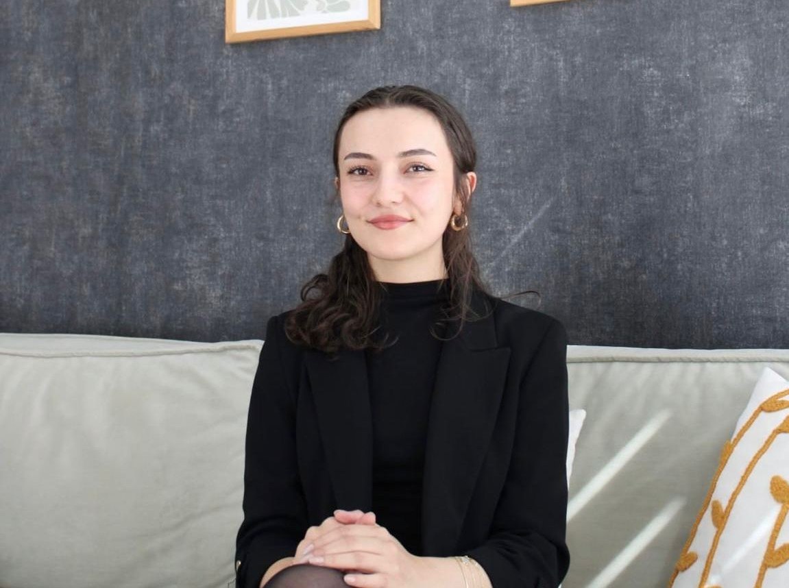Ankara Eryaman’da hizmet veren Çakra Psikoloji; oyun terapisi, bireysel danışmanlık, çift danışmanlığı, aile/ebeveyn danışmanlığı, Attentioner dikkat geliştirme programı ile dikkat ve zeka ölçme testleri alanlarında profesyonel psikolojik destek sunmaktadır.